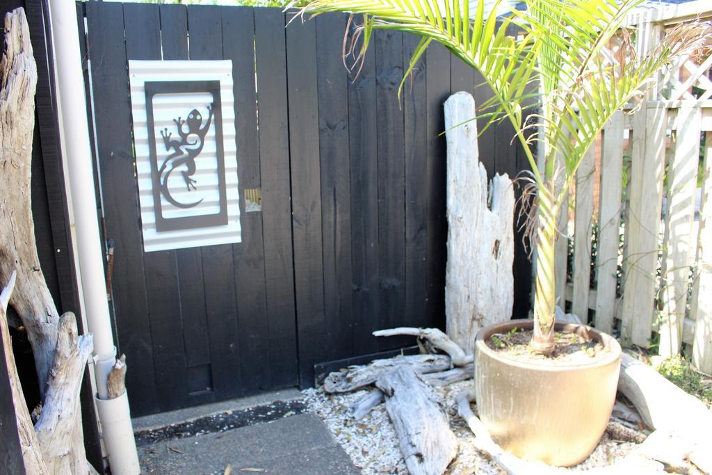 Close To Beach Auckland Exterior photo